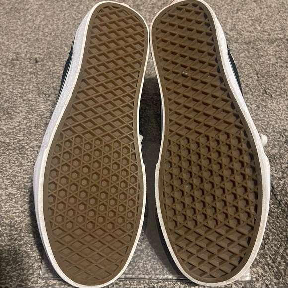 Men’s Vans Size 9. Very Clean. - Picture 3 of 6